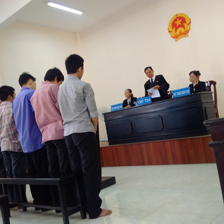 Kết án 3-5 năm tù các đối tượng sản xuất thuốc bảo vệ thực vật giả ảnh 2