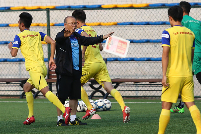 HLV Park Hang-seo sát sao U22 Việt Nam, bắt cầu thủ tích cực giao tiếp ảnh 2