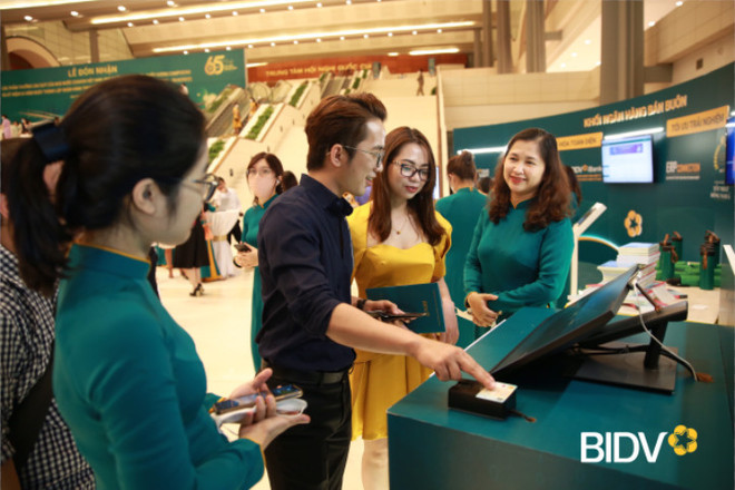 VietinBank và BIDV tiên phong dịch vụ rút tiền bằng căn cước công dân ảnh 1