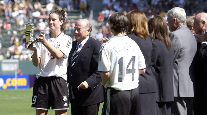 Nhìn lại hai lần vô địch World Cup của Đội tuyển Nữ Đức ảnh 4