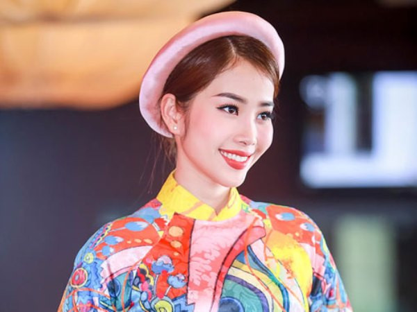 Người đẹp Nam Em "lấn sân" làm ca sỹ với MV đầu tay "Tết sang" ảnh 1