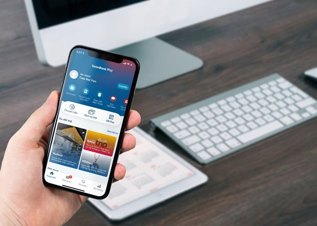 Phí tin nhắn tăng cao, ngân hàng khuyến khích người dân sử dụng app ảnh 1