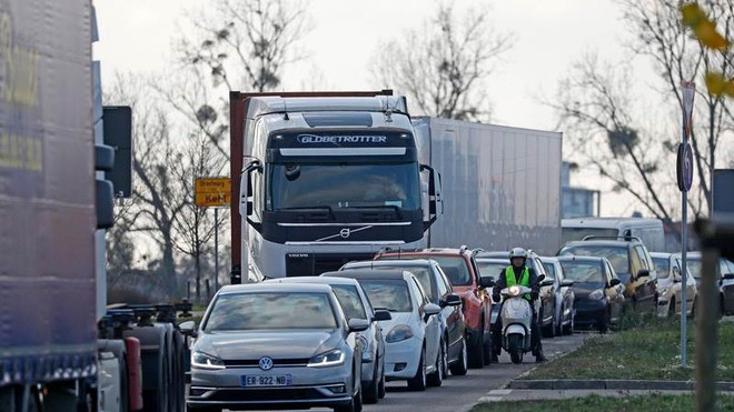 COVID-19: Italy 349 ca tử vong mới, Pháp, Hungary đóng cửa biên giới ảnh 3