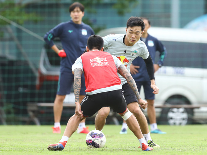 Xuân Trường và Kim Dong-su giải thích nguyên nhân cãi vã ở HAGL ảnh 1