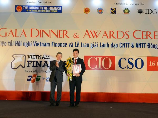 Phó Tổng Giám đốc VietinBank đạt giải lãnh đạo CNTT tiêu biểu ảnh 1