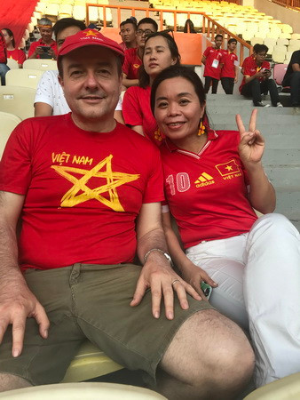 ASIAD 2018: Cổ động viên Việt Nam đông kỷ lục, cháy hết mình ảnh 2