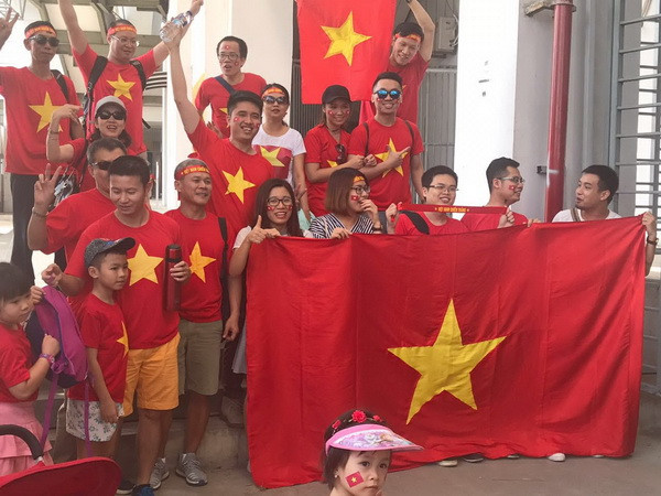 ASIAD 2018: Cổ động viên Việt Nam đông kỷ lục, cháy hết mình ảnh 1