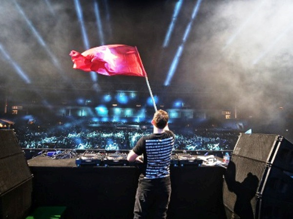  “Go Hardwell or Go Home”: "Phép thử" độ cuồng EDM của khán giả Việt ảnh 2
