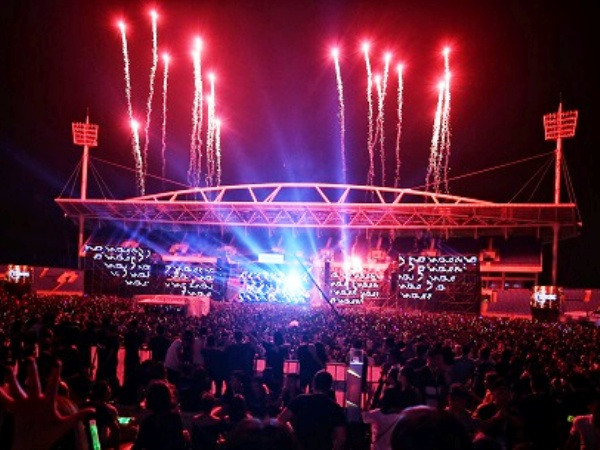  “Go Hardwell or Go Home”: "Phép thử" độ cuồng EDM của khán giả Việt ảnh 1