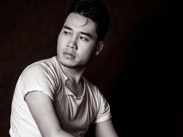 Lãng tử, phiêu linh trên sân khấu nhưng ngoài đời, Tuấn Hiệp tự nhận mình là người đơn giản và bụi phủi... (Ảnh: Nhân vật cung cấp) Nhạc sỹ Phú Quang "phá" Tuấn Hiệp khi đòi tác quyền... trái khoáy ảnh 2