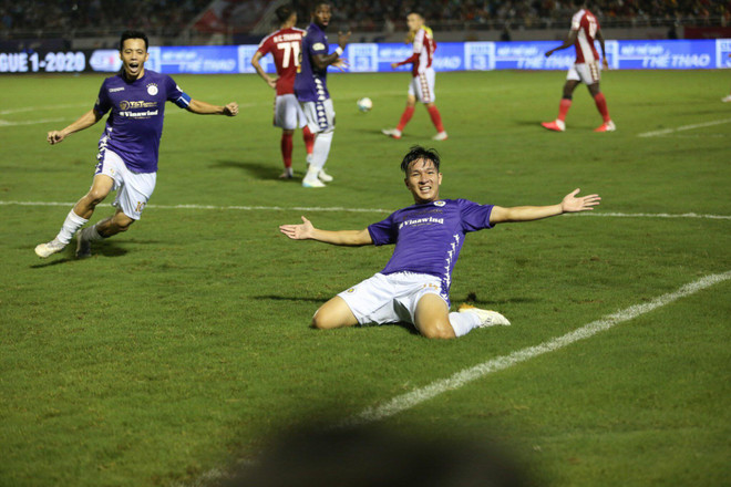 Hà Nội FC có liên tiếp hai bàn thắng ở phút 70 và 75 để khiến TP.HCM đánh mất thế trận và chơi chệch choạc. (Ảnh: Nam An/Vietnam+) Công Phượng bị từ chối penalty, TP.HCM thua tan nát trước Hà Nội FC ảnh 2