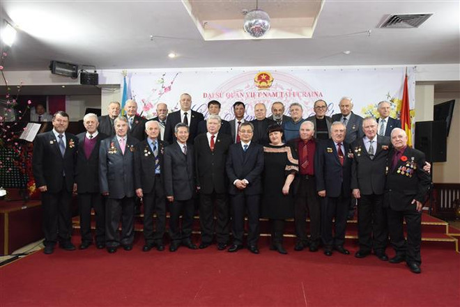 Đại sứ quán Việt Nam tại Nga và Ukraine chiêu đãi mừng Xuân Kỷ Hợi ảnh 2