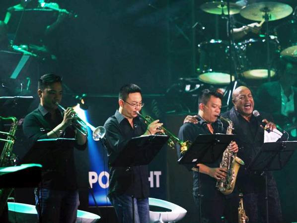 Đêm nhạc “Peabo Bryson In The Spotlight”: Giấc mơ đối thoại ảnh 4