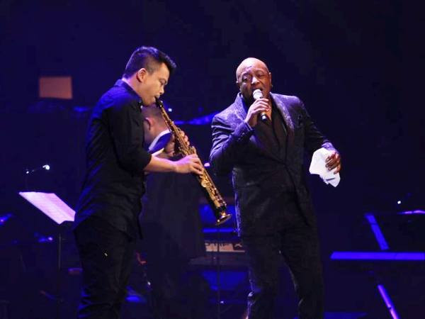 Đêm nhạc “Peabo Bryson In The Spotlight”: Giấc mơ đối thoại ảnh 1