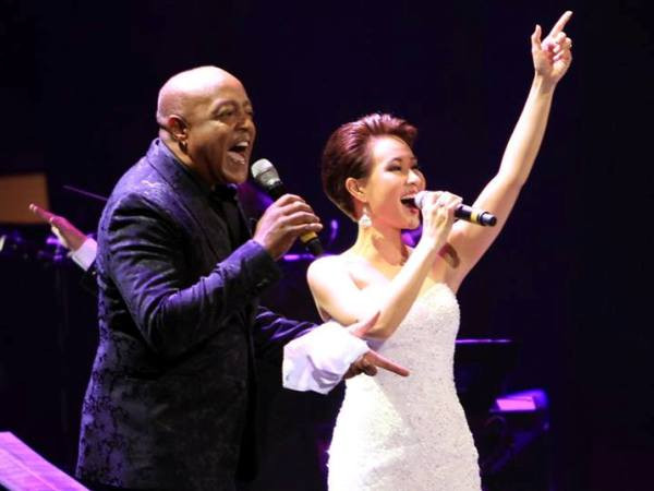 Đêm nhạc “Peabo Bryson In The Spotlight”: Giấc mơ đối thoại ảnh 2
