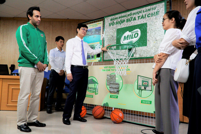 Xây dựng thêm 30 sân chơi ''Năng Động Việt Nam'' cho trẻ em nghèo ảnh 1