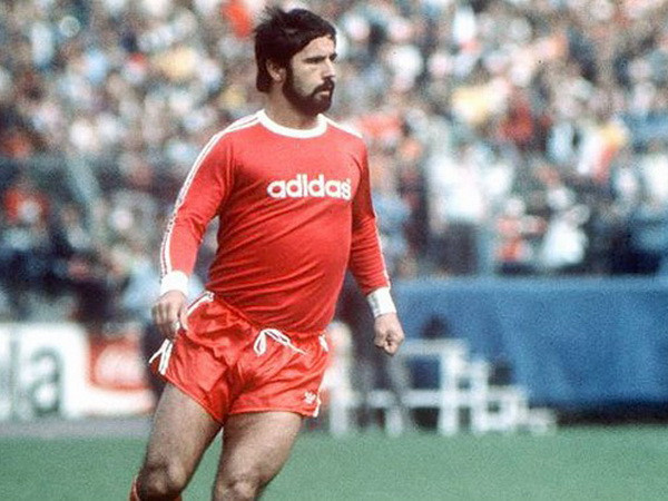 Poldolski lần đầu tiên ghi 5 bàn thắng trong một trận đấu ảnh 2