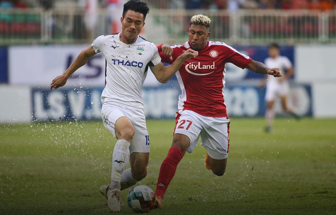 Bộ đôi tân huấn luyện viên ra tay, Hoàng Anh Gia Lai thắng đậm TP.HCM ảnh 1