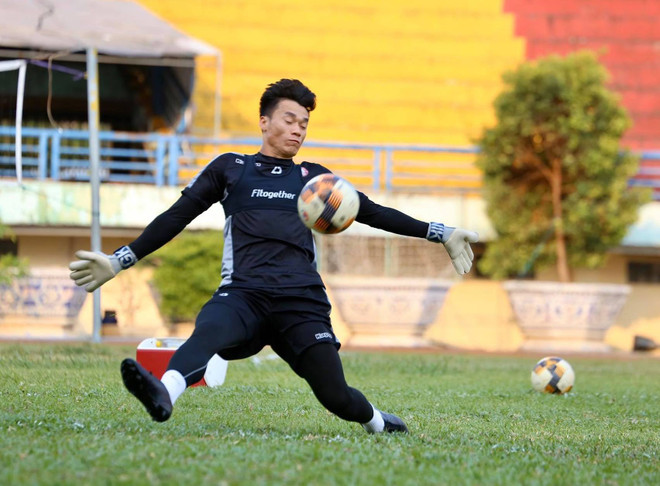 HLV Chung Hae Seong thừa nhận Bùi Tiến Dũng thường xuyên mắc sai lầm ảnh 1