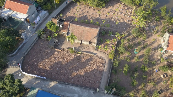 [Photo] Thăm quan "nhà Bá Kiến" nổi tiếng của làng Vũ Đại ảnh 1