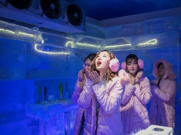 “Hot girl” Hà Thành trải nghiệm “Mùa Hè - 5 độ C” đầu tiên ở thủ đô ảnh 1