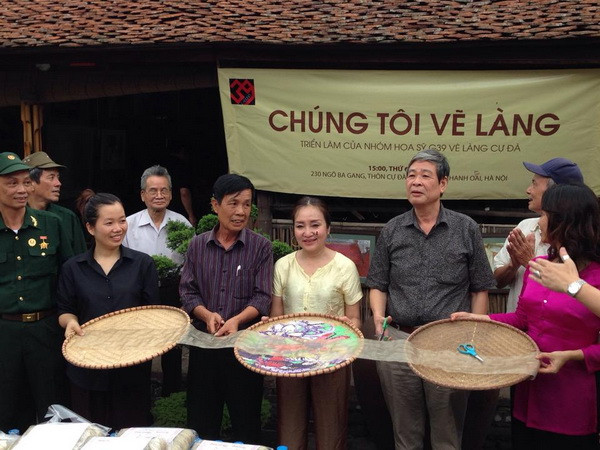 Có ai về với Cự Đà xem tranh trực họa cùng người thôn quê? ảnh 3