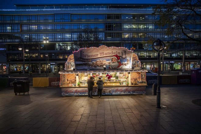 Đức kêu gọi người dân hạn chế tiếp xúc để khống chế dịch ảnh 1