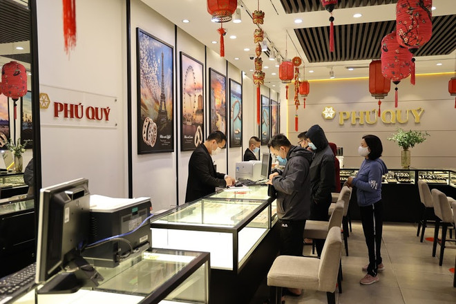 Sáng 18/8, giá vàng trong nước không biến động so với thế giới ảnh 1