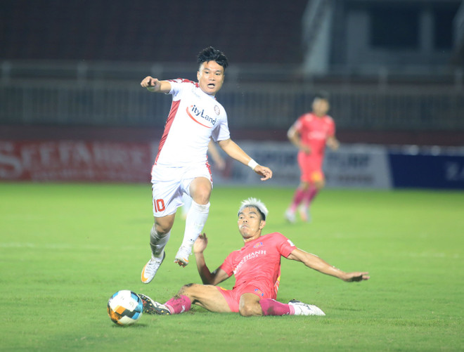 Dần mất cơ hội vô địch V-League, HLV TP.HCM xem nhẹ ‘cúp vàng’ ảnh 1