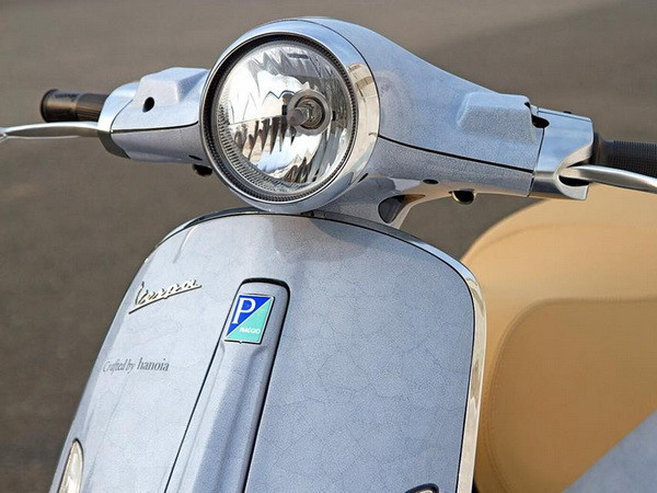 Ngắm chiếc xe Vespa được cẩn trứng bằng kỹ thuật sơn mài Việt ảnh 3