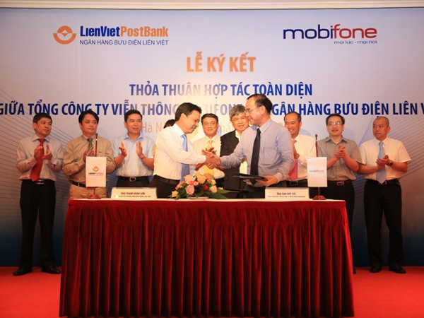 LienVietPostBank tài trợ 10.000 tỷ cho MobiFone, phát hành Sim Macca ảnh 1