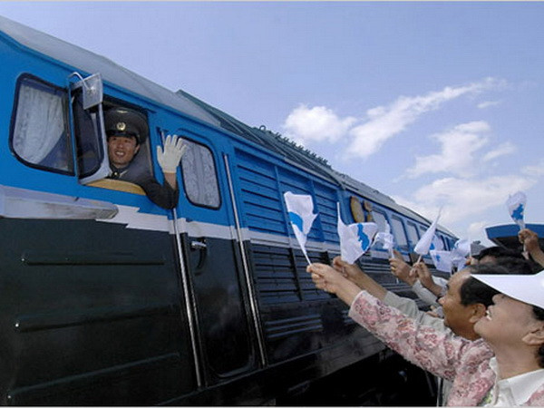 Hai miền Triều Tiên ấn định thời gian khảo sát chung đường sắt ảnh 1