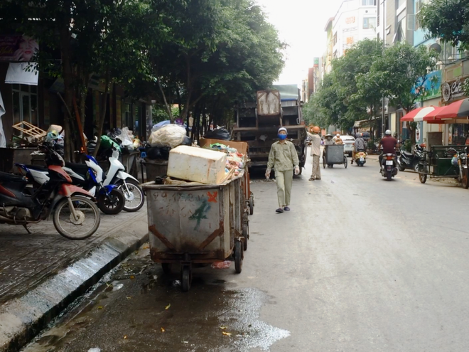 Hà Nội: Cư dân Đại Thanh, Định Công khốn khổ vì các điểm tập kết rác ảnh 1