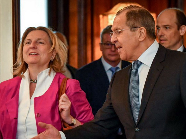 Áo bắt giữ một sĩ quan cấp cao tình nghi làm gián điệp cho Nga ảnh 1