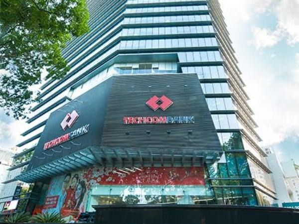 Lợi nhuận trước thuế của Techcombank tăng 43,8% năm 2015 ảnh 1