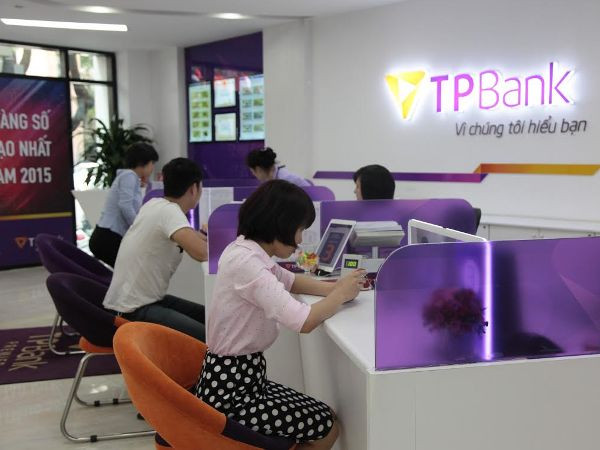 Giao dịch tại TPBank. (Nguồn: TPBank) TPBank: Lợi nhuận trước thuế trong quý 1 tăng 2,4 lần so với cùng kỳ ảnh 1