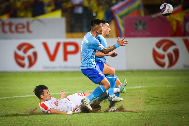 Hoàng Đức chấn thương, bỏ ngỏ khả năng hội quân cùng tuyển Việt Nam ảnh 1