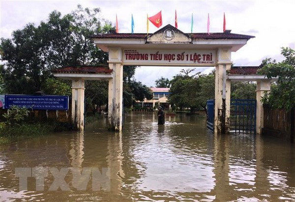 Từ Quảng Trị đến Khánh Hòa vẫn mưa to, có nơi mưa rất to ảnh 1