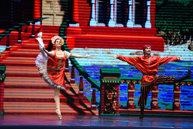 [Photo] Mãn nhãn với vở ballet "Kẹp hạt dẻ" theo công nghệ 3D ảnh 12