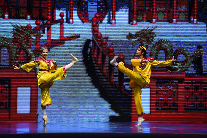 [Photo] Mãn nhãn với vở ballet "Kẹp hạt dẻ" theo công nghệ 3D ảnh 11