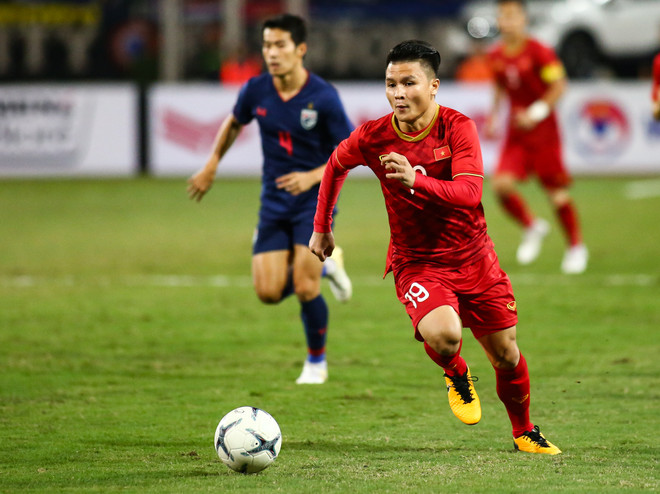 Tiền vệ chủ chốt Quang Hải trở lại U22 Việt Nam tham dự SEA Games 30 với mục tiêu giành Huy chương vàng. (Ảnh: Nguyên An/Vietnam+) HLV Park Hang-seo chốt danh sách U22 Việt Nam dự SEA Games 30 ảnh 1