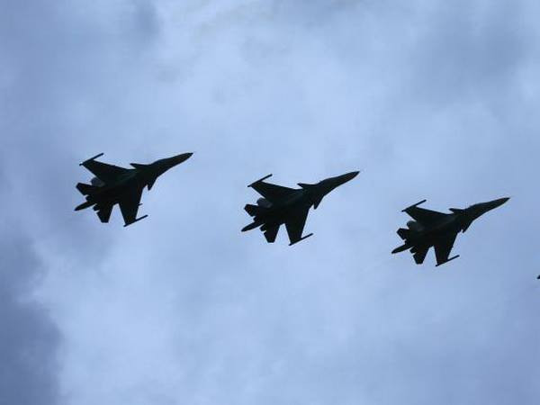 Không quân Nga lần đầu tiên sử dụng sân bay Cam Ranh của Việt Nam ảnh 1