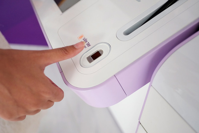 Ngân hàng đầu tiên cập nhật tính năng rút tiền bằng vân tay ảnh 1