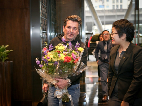 Thủ lĩnh ban nhạc Modern Talking - Thomas Anders đã tới Hà Nội ảnh 6