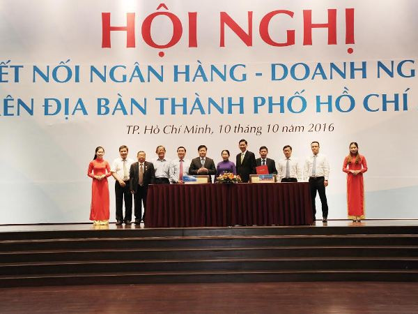 VietinBank ký kết hợp tác với Hiệp hội Doanh nghiệp Thành phố Hồ Chí Minh. (Nguồn: VieitnBank) VietinBank tích cực thực hiện mục tiêu quốc gia hỗ trợ doanh nghiệp ảnh 1