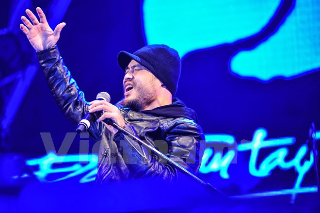 Trần Lập - “Tâm hồn của đá” đã về với “Bên kia Bức Tường” ảnh 1