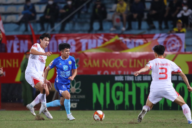 Hòa không bàn thắng, Viettel và Nam Định mất cơ hội dẫn đầu V-League ảnh 1
