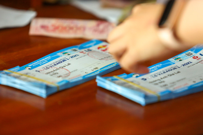 'Cháy vé' trận cầu tâm điểm HAGL-Hà Nội FC, giá vé tăng không tưởng ảnh 4