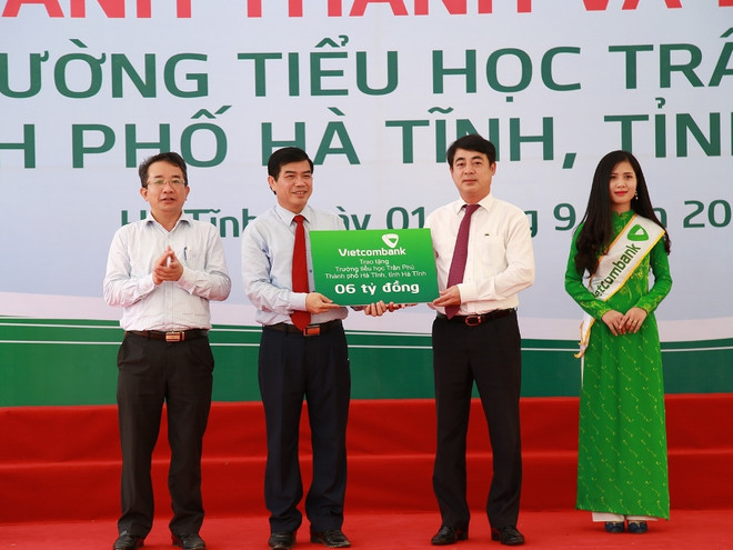 Vietcombank khánh thành và bàn giao nhiều trường học dịp khai giảng ảnh 1