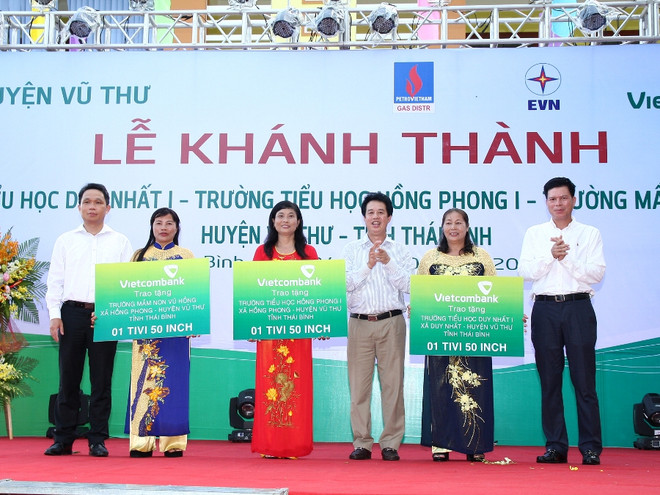 Vietcombank khánh thành và bàn giao nhiều trường học dịp khai giảng ảnh 2